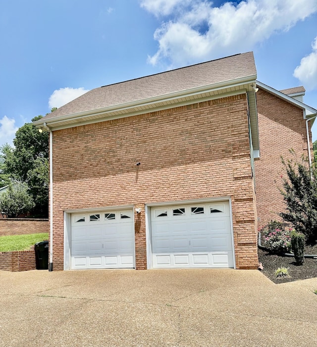 1903 Palmer Dr, Springfield, TN 37172 - garage with concrete driveway