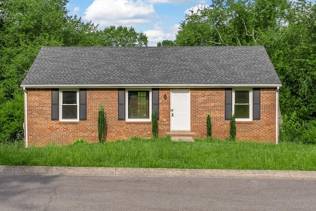 712 Green Valley Ct, Clarksville, TN 37042 - view of front facade with a shingled roof and brick siding