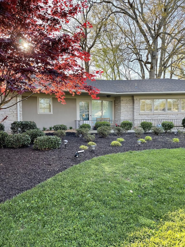 211 Admiral Cir N, Lawrenceburg, TN 38464 - photo 1