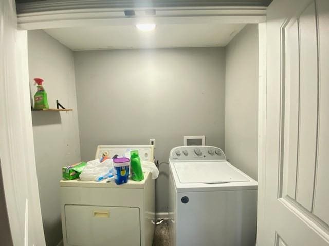 261 Caldwell Ln, Clarksville, TN 37040 - laundry area featuring washer and clothes dryer