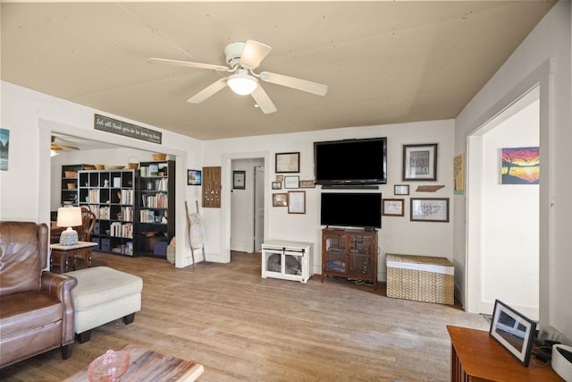 1509 5th Ave W, Springfield, TN 37172 - living area featuring a ceiling fan and wood finished floors