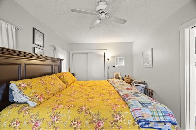 1509 5th Ave W, Springfield, TN 37172 - bedroom featuring a textured ceiling, a closet, and ceiling fan