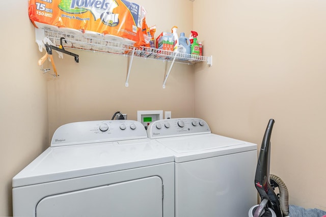128 Thomas Traylor Ln, Clarksville, TN 37043 - laundry area featuring independent washer and dryer
