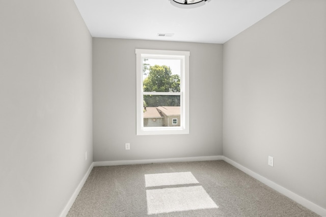 415 9th St, Clarksville, TN 37040 - spare room with carpet flooring and baseboards