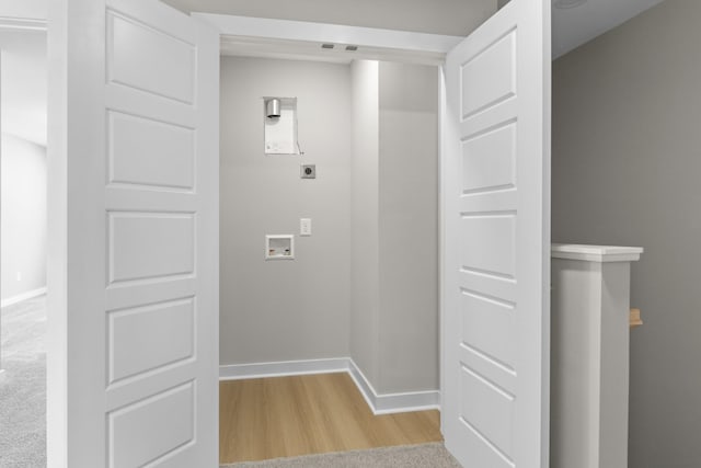 415 9th St, Clarksville, TN 37040 - hall featuring light wood finished floors and baseboards