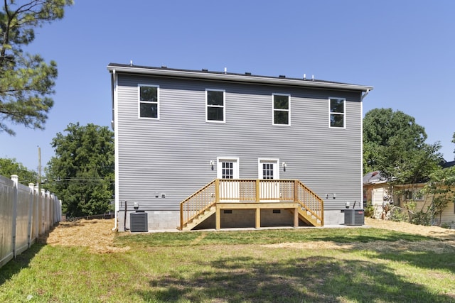 415 9th St, Clarksville, TN 37040 - back of property with stairway and a deck
