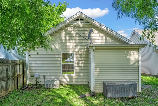 529 Southwind Dr, Hopkinsville, KY 42240 - view of side of property with a cooling unit