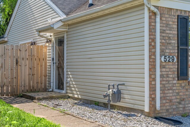 529 Southwind Dr, Hopkinsville, KY 42240 - view of property exterior featuring brick siding and a shingled roof