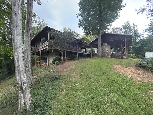 2933 Vanzant Bend Rd, Belvidere, TN 37306 - view of grassy yard featuring a wooden deck