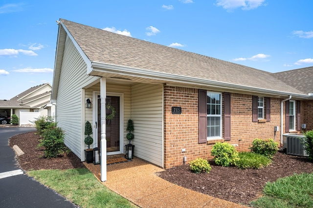 785 E Northfield Blvd, Murfreesboro, TN 37130 - view of front of property featuring brick siding and a shingled roof