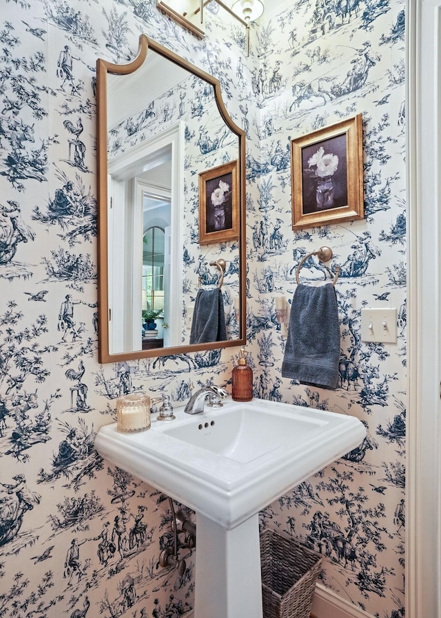 529 Derby Downs, Lebanon, TN 37087 - half bath with wallpapered walls