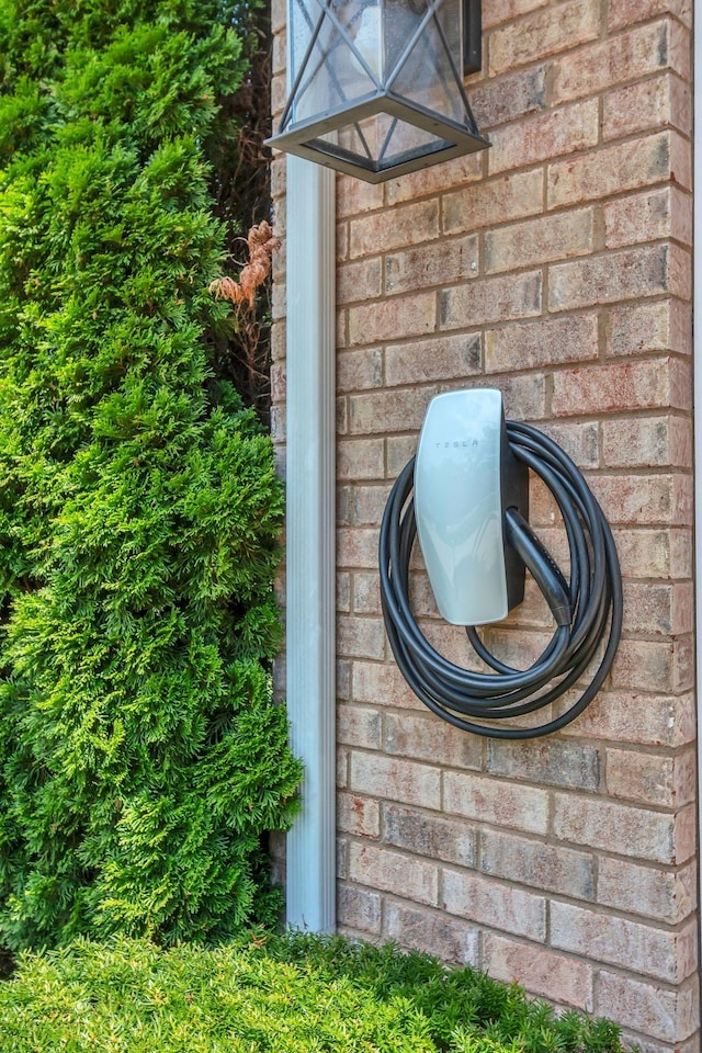 1016 Nealcrest Cir, Spring Hill, TN 37174 - exterior view of brick siding
