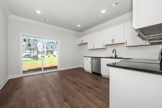 512 Rohan Dr, Murfreesboro, TN 37129 - kitchen featuring dishwasher, crown molding, decorative backsplash, white cabinetry, and recessed lighting