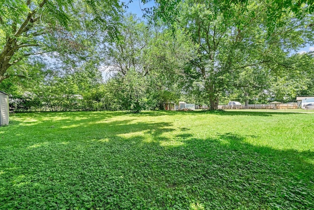 211 Navaho Trl, Hopkinsville, KY 42240 - view of yard