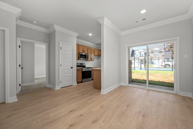 514 Rohan Dr, Murfreesboro, TN 37129 - unfurnished living room featuring ornamental molding, light wood-style floors, and recessed lighting