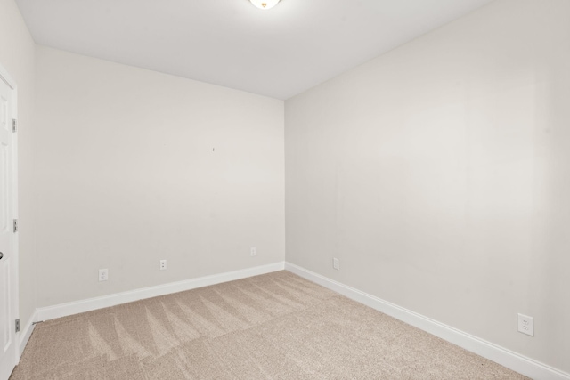 604 Douglas St, Lebanon, TN 37087 - carpeted spare room featuring baseboards