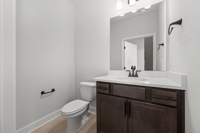 516 Rohan Dr, Murfreesboro, TN 37129 - half bath with vanity and toilet