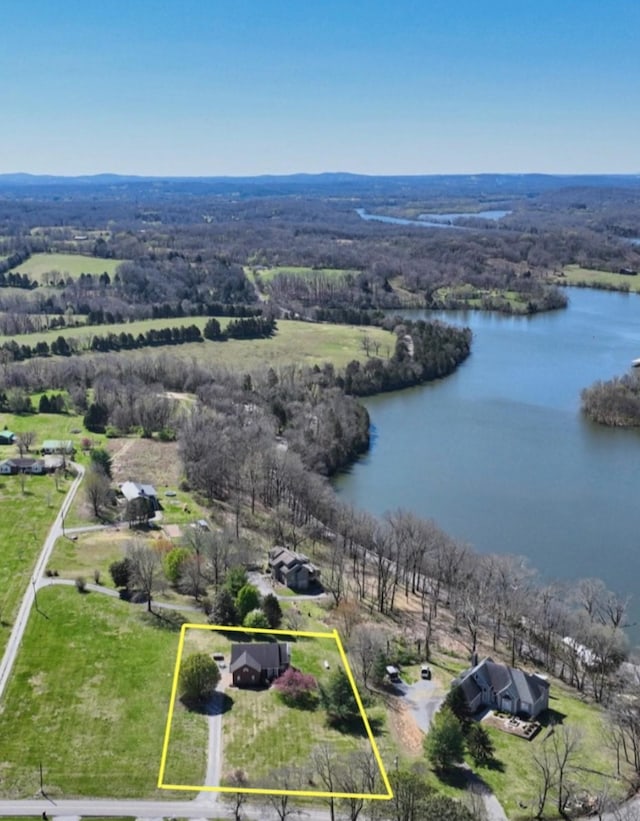 131 E Robertson Rd, Castalian Springs, TN 37031 - aerial view of property and surrounding area with a nearby body of water and property parcel outlined