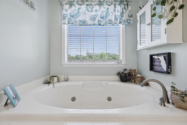 131 E Robertson Rd, Castalian Springs, TN 37031 - bathroom featuring a tub with jets
