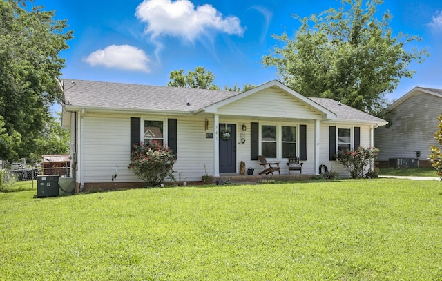 561 Danielle Dr, Clarksville, TN 37042 - single story home with a porch and a shingled roof