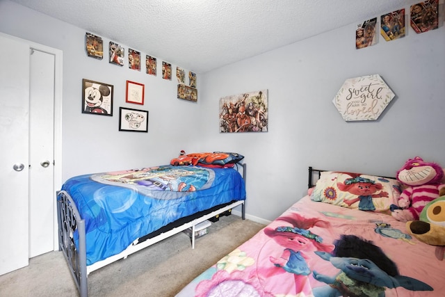 561 Danielle Dr, Clarksville, TN 37042 - bedroom featuring carpet floors and a textured ceiling