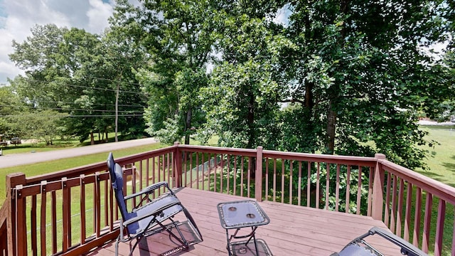 1006 Summer Ln, Pleasant View, TN 37146 - wooden terrace featuring a lawn