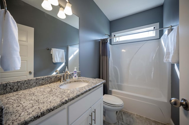 2331 Lionheart Dr, Murfreesboro, TN 37130 - full bath featuring shower / bathtub combination with curtain and vanity
