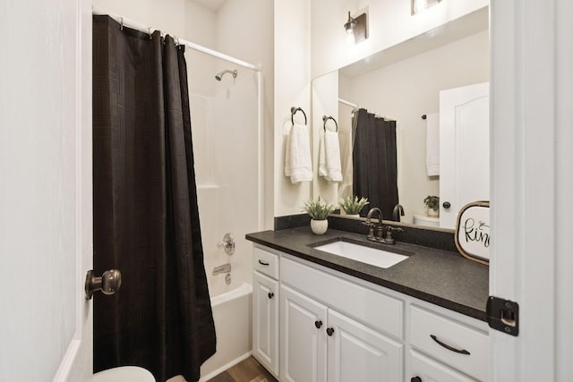 2414 Keegan Dr, Murfreesboro, TN 37130 - bathroom with vanity and shower / bath combo