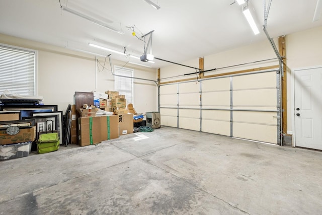 2414 Keegan Dr, Murfreesboro, TN 37130 - garage featuring a garage door opener