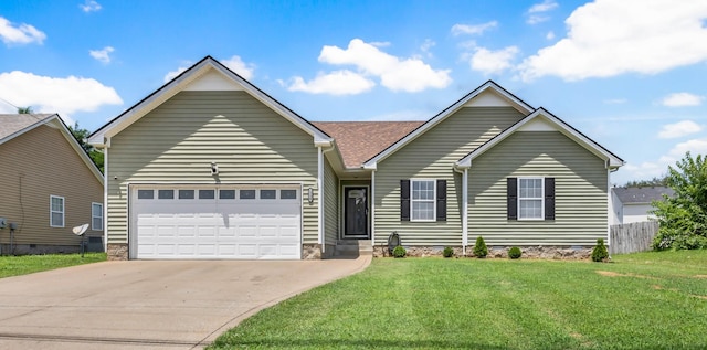 1338 Loren Cir, Clarksville, TN 37042 - ranch-style home featuring concrete driveway and an attached garage
