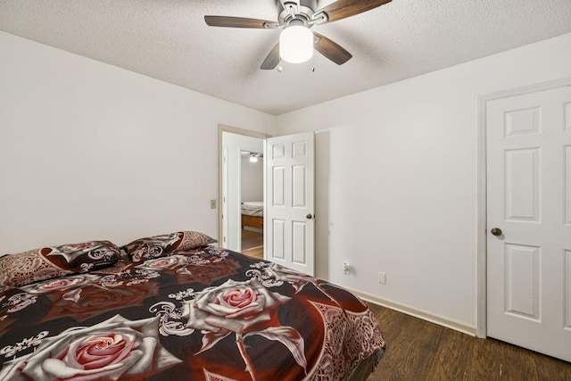 4651 Cynthia Ln, Murfreesboro, TN 37127 - bedroom featuring wood finished floors, a textured ceiling, and ceiling fan