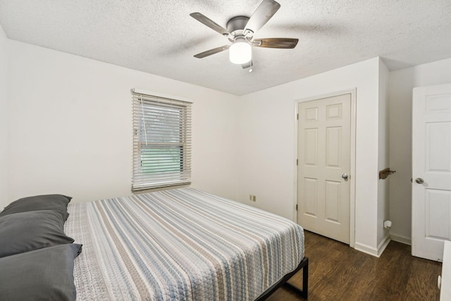 4651 Cynthia Ln, Murfreesboro, TN 37127 - bedroom featuring wood finished floors, a textured ceiling, and a ceiling fan