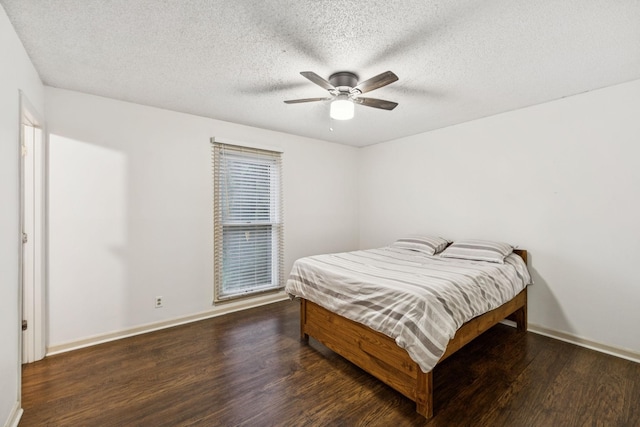 4651 Cynthia Ln, Murfreesboro, TN 37127 - bedroom with wood finished floors, a textured ceiling, and a ceiling fan