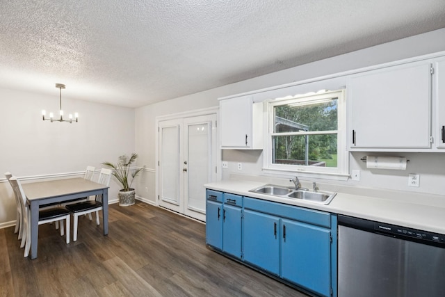 4651 Cynthia Ln, Murfreesboro, TN 37127 - kitchen featuring dishwasher, blue cabinetry, a chandelier, a textured ceiling, and dark wood-style flooring