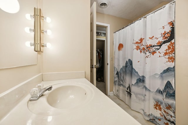 4651 Cynthia Ln, Murfreesboro, TN 37127 - full bath with vanity, a textured ceiling, and curtained shower