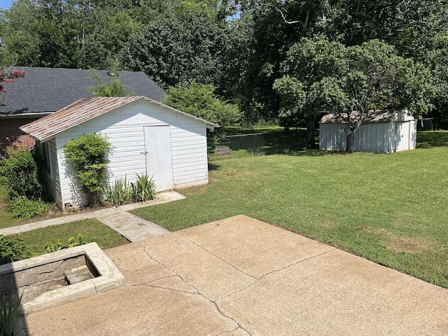 538 Lincoln St, Pulaski, TN 38478 - view of yard with a storage unit and a patio