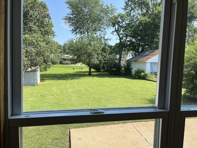 538 Lincoln St, Pulaski, TN 38478 - view of green lawn