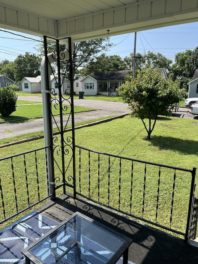 538 Lincoln St, Pulaski, TN 38478 - unfurnished sunroom featuring a residential view