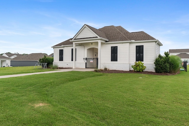 125 Stammer Farms Blvd, Chapel Hill, TN 37034 - view of front of house with a front yard and roof with shingles