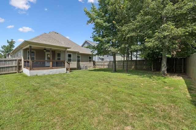 510 Sourwood Dr, Clarksville, TN 37042 - fenced backyard featuring ceiling fan and a deck