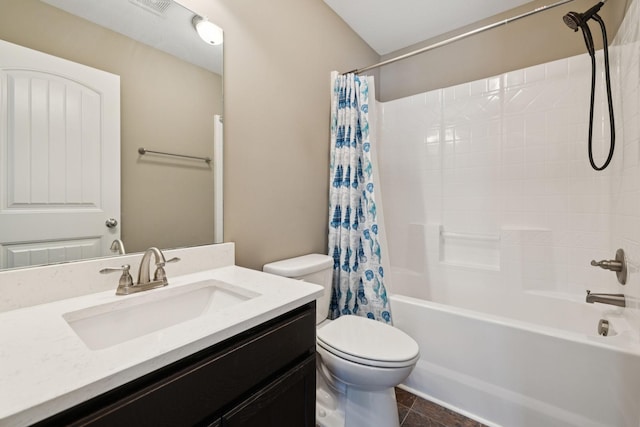 510 Sourwood Dr, Clarksville, TN 37042 - full bath featuring vanity and shower / bath combo with shower curtain