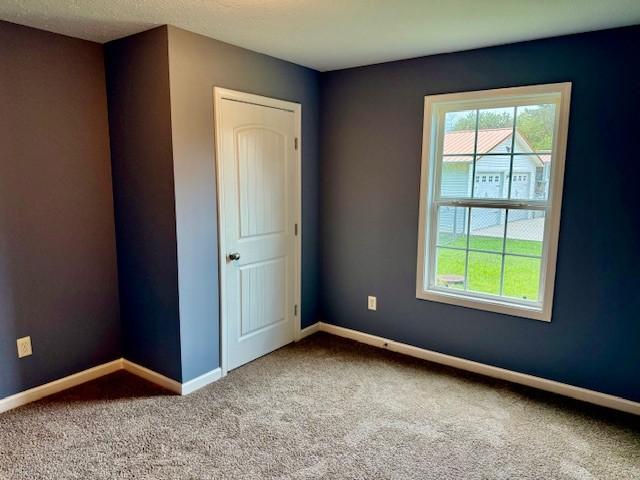 208 Broadrick St, Tullahoma, TN 37388 - unfurnished room with carpet