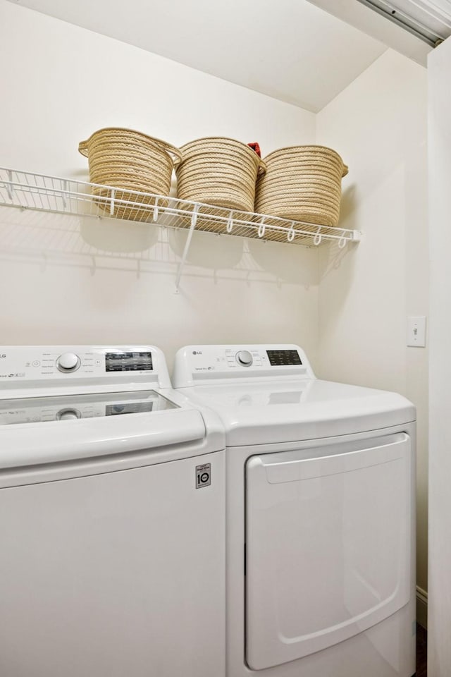 2016 Golden Ct, Spring Hill, TN 37174 - laundry area with separate washer and dryer