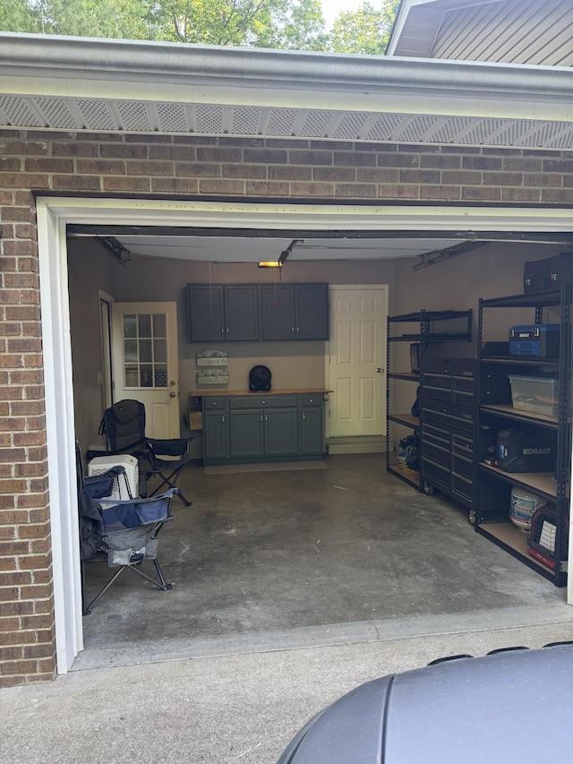 217 Red Oak Rd, Dover, TN 37058 - view of garage