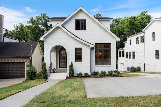 2931 Sharon Hill Cir, Nashville, TN 37215 - photo 1
