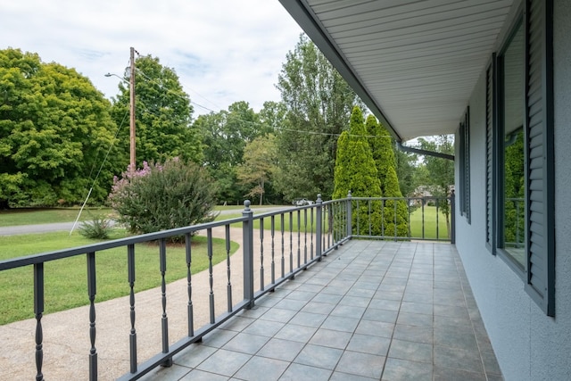 499 Pettus St, Lawrenceburg, TN 38464 - balcony with view of scattered trees