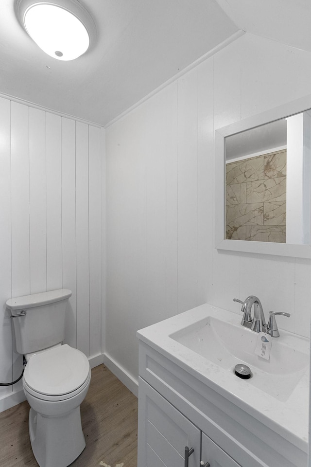1401 Bearwallow Rd, Ashland City, TN 37015 - bathroom featuring wood finished floors and vanity