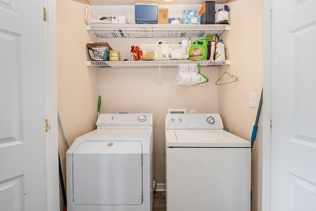 8100 Cedar Forrest Rd, Lascassas, TN 37085 - laundry room featuring washing machine and clothes dryer