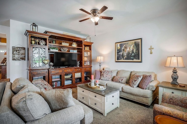 155 Nunally Dr, Baxter, TN 38544 - living room featuring ceiling fan