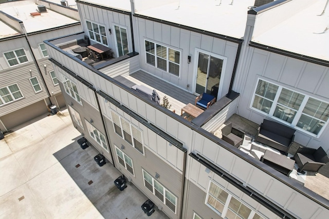 2006 Edison Park Ln, Nashville, TN 37209 - exterior space featuring entry steps